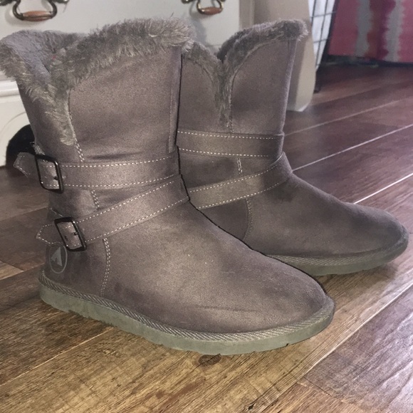 Boots - Picture 1 of 3